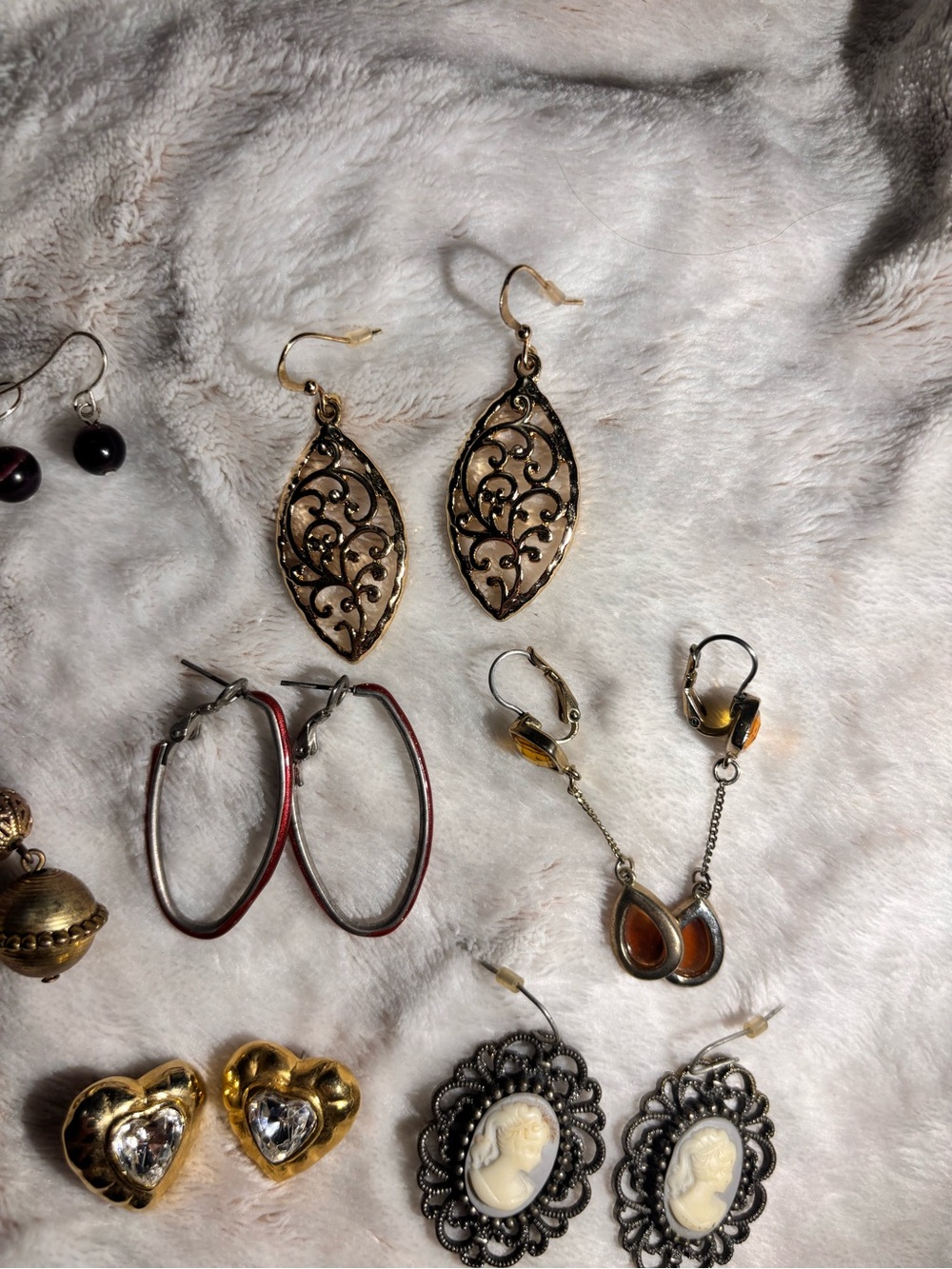 Assorted earrings - Picture 4 of 6